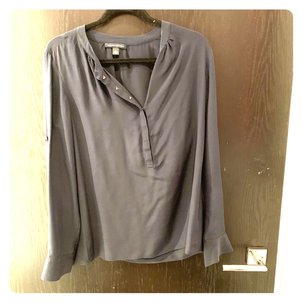 Navy 100% silk blouse. Size s. worn once.